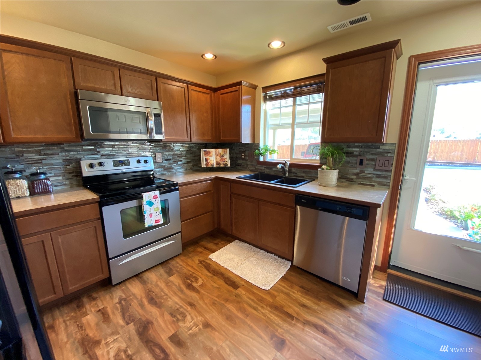 2153 Roper Lane Wenatchee, WA 98801 - Photo 4 of 22 Gallery Image 4