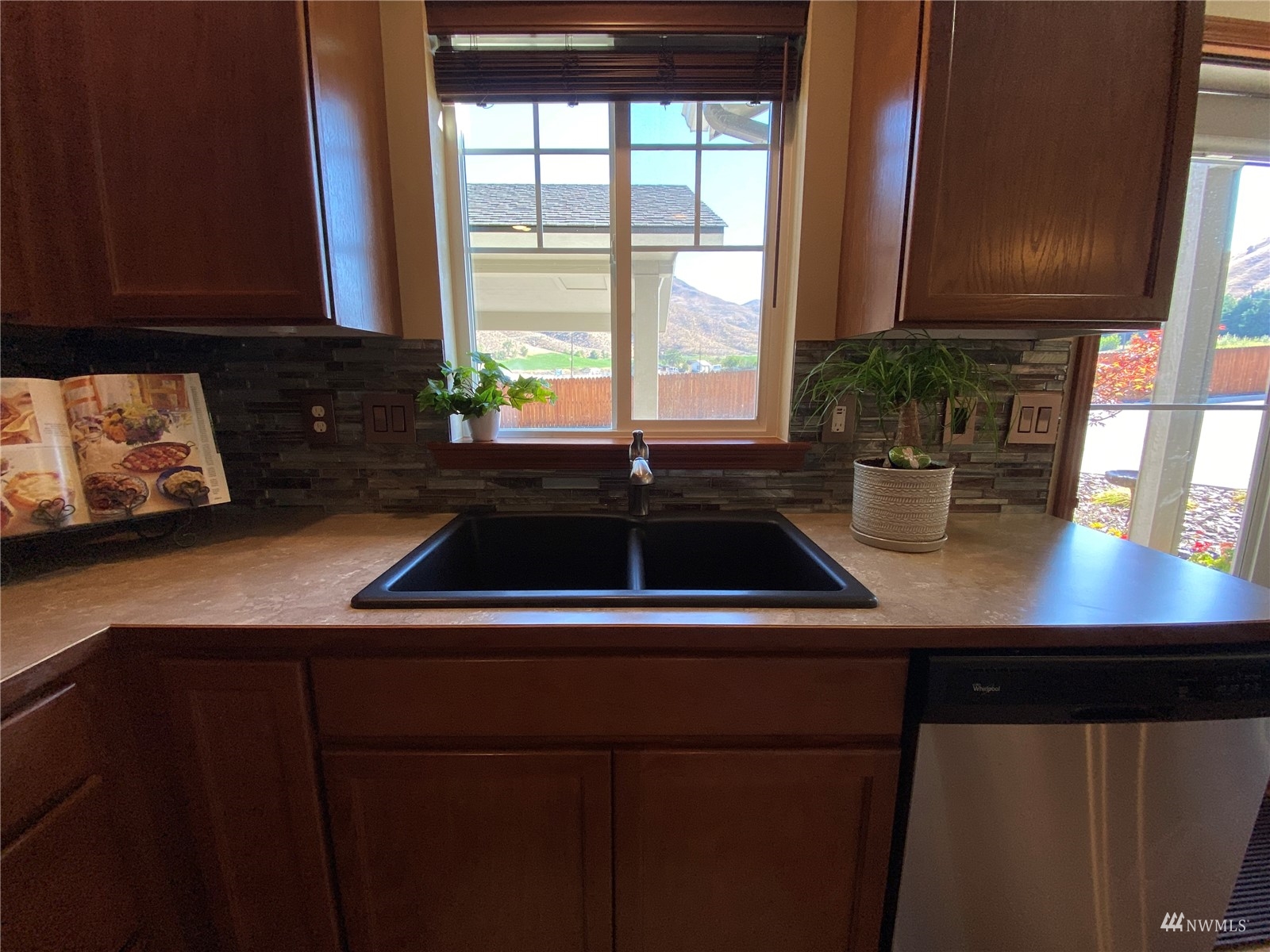 2153 Roper Lane Wenatchee, WA 98801 - Photo 5 of 22 Gallery Image 5