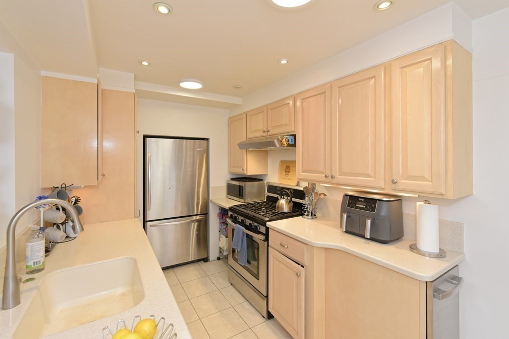 2 Timber Lane Natick, MA 01760 - Photo 10 of 41 Gallery Image 10