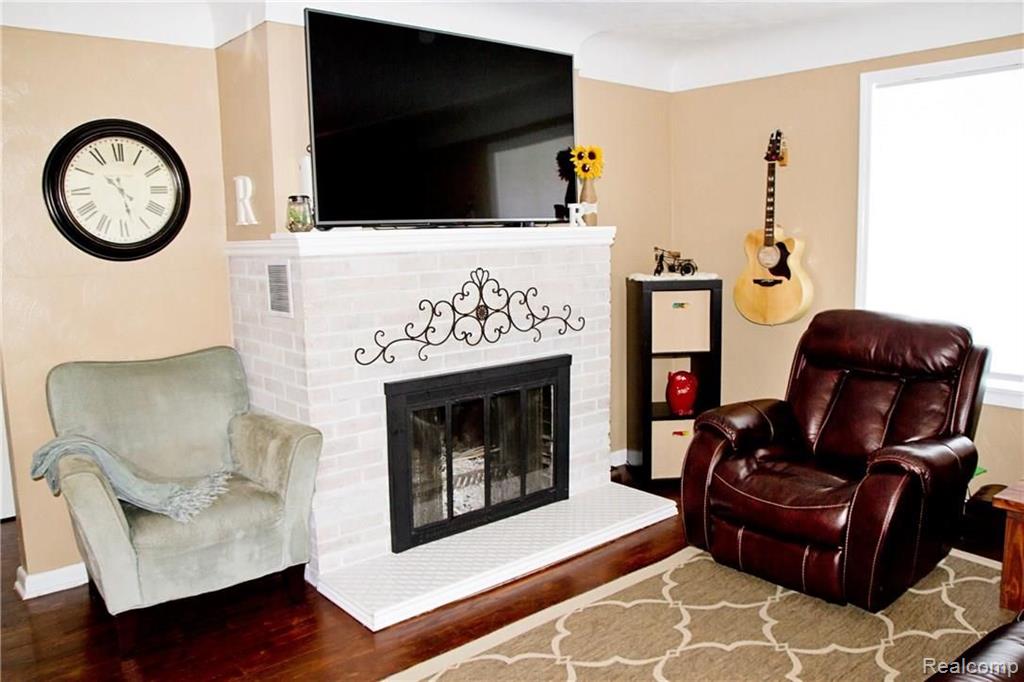 2250 Center Road Burton, MI 48509 - Photo 2 of 24