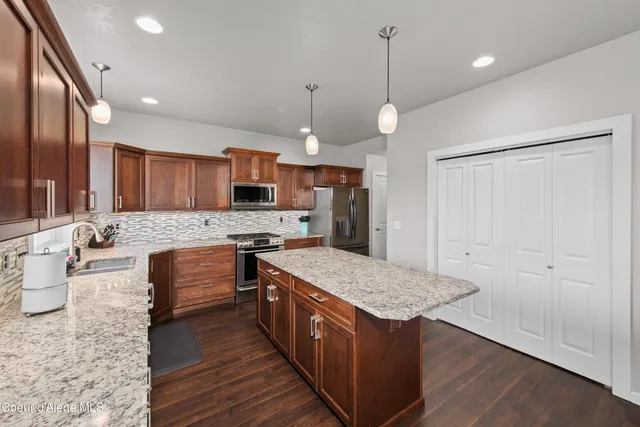 $689,999 | 1401 East Warm Springs Avenue, Post Falls, ID 83854