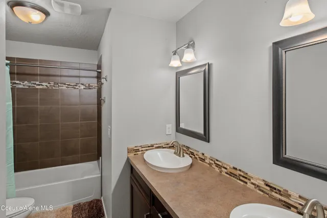 $689,999 | 1401 East Warm Springs Avenue, Post Falls, ID 83854