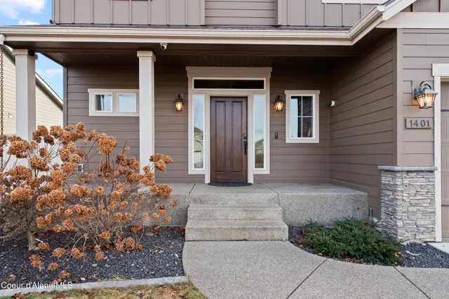 $689,999 | 1401 East Warm Springs Avenue, Post Falls, ID 83854