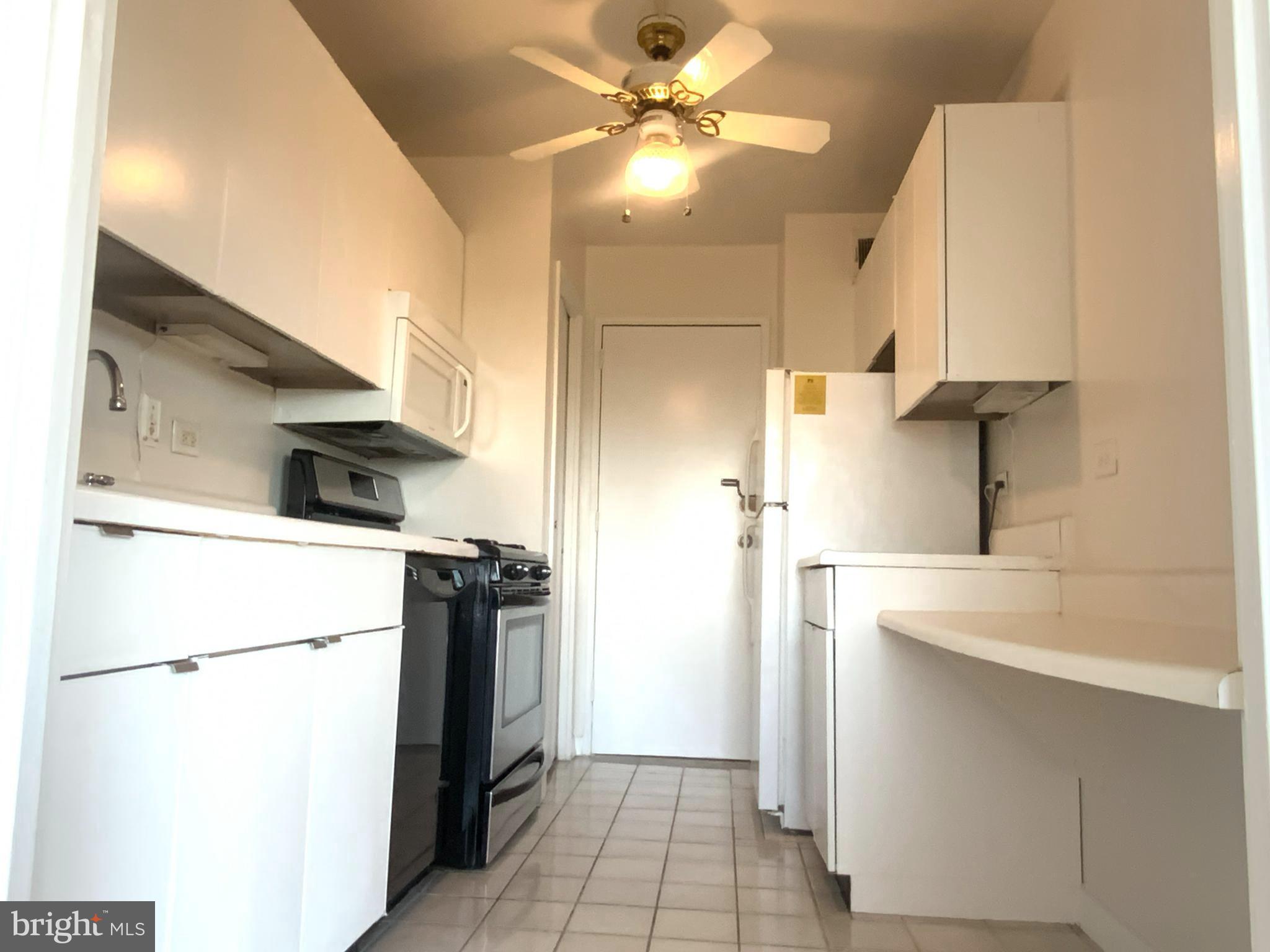 1900 Lyttonsville Road, Unit 1215 Silver Spring, MD 20910 - Photo 18 of 53 Kitchenette