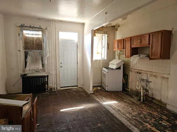 a view of a storage & utility room