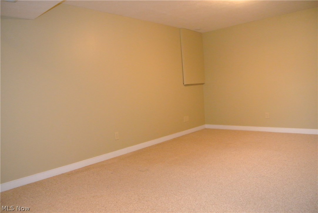 1617 Arndale Road Stow, OH 44224 - Photo 18 of 32 1615 Rec Room