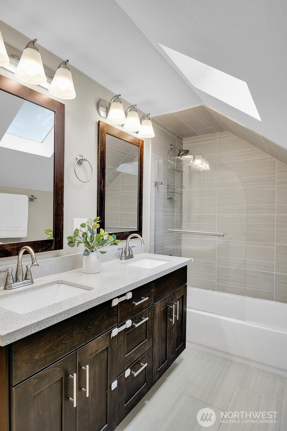 104 Northwest 137th Street Seattle, WA 98177 - Photo 16 of 19