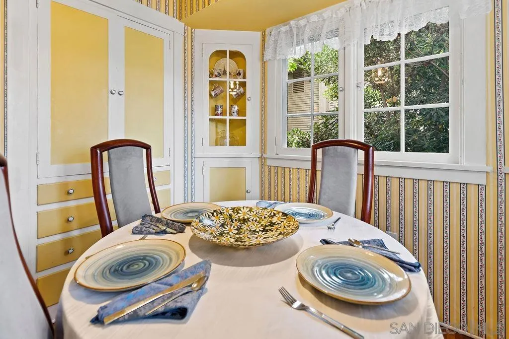 4531 Date Avenue La Mesa, CA 91941 - Photo 7 of 34 a view of a dining room with furniture and windows