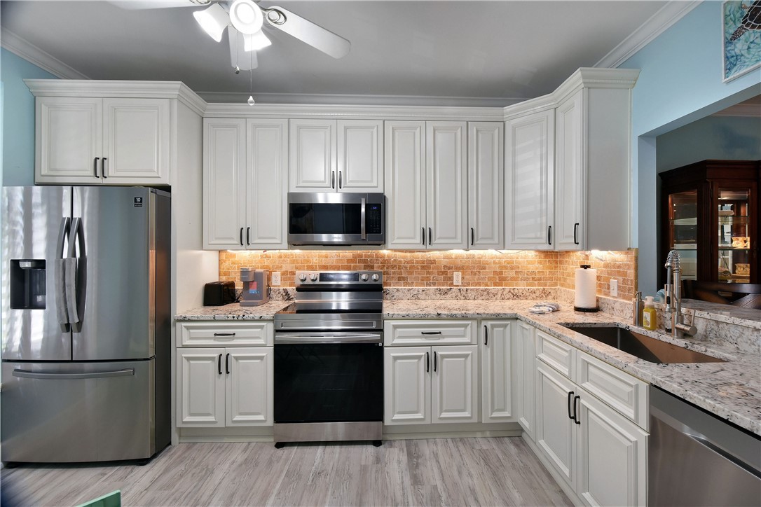 1401 Plantation Point Drive St. Simons Island, GA 31522 - Photo 5 of 35