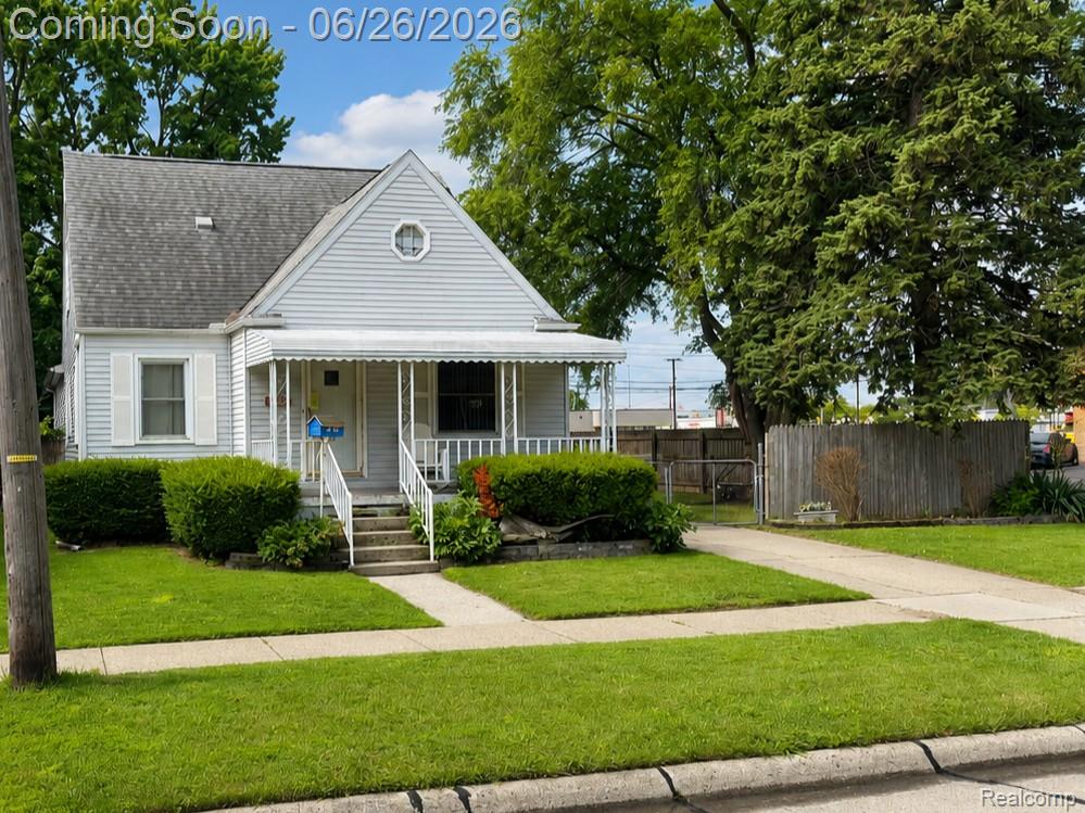 8056 Central Street Center Line, MI 48015 - Photo 2 of 25 002.jpeg