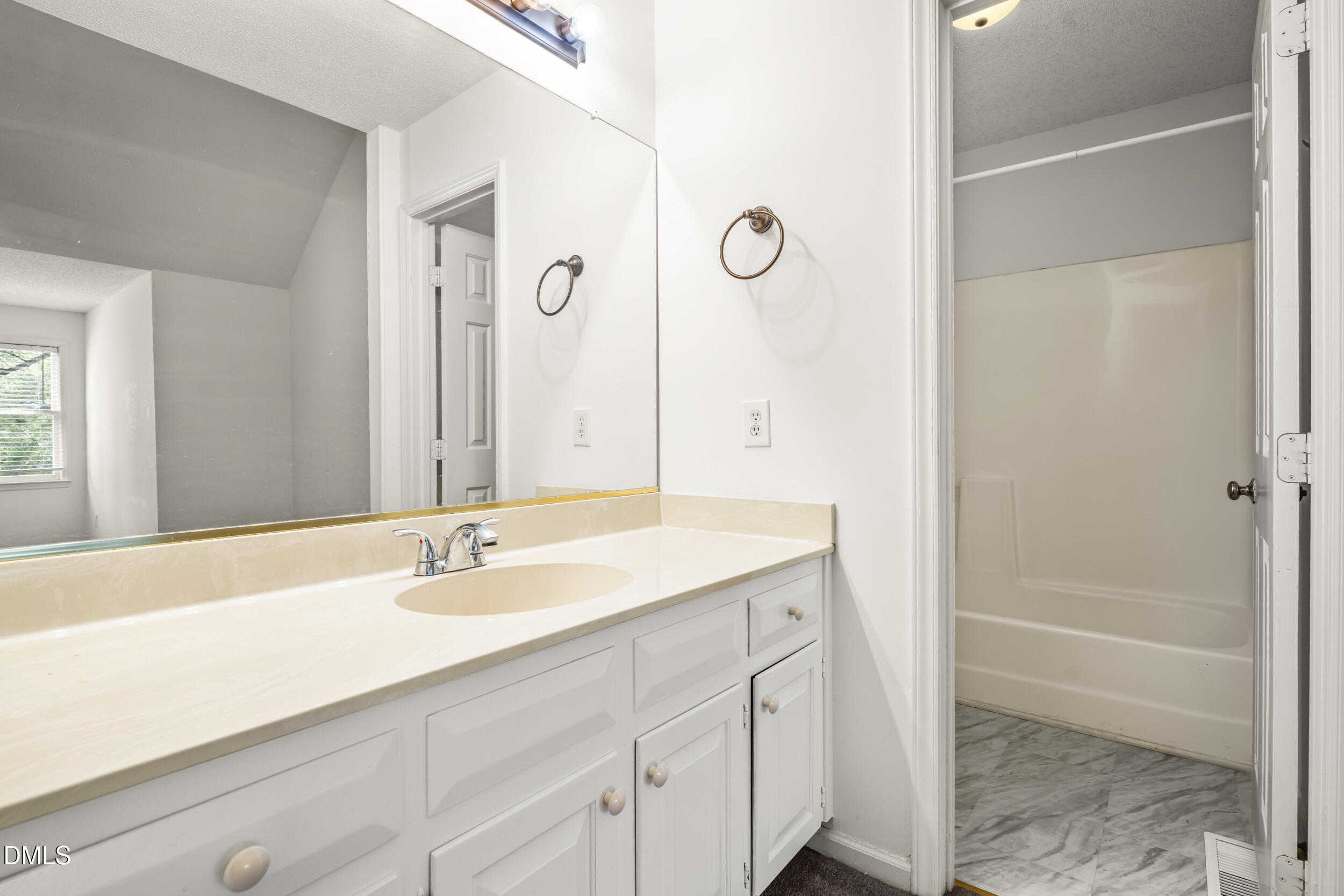 408 Oak Run Drive Raleigh, NC 27606 - Photo 22 of 29 Full Bath