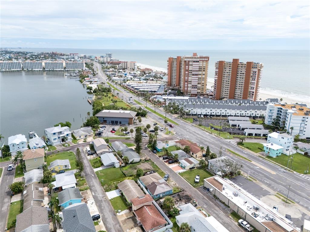 18005 1st Street East St. Petersburg, FL 33708 - Photo 4 of 4