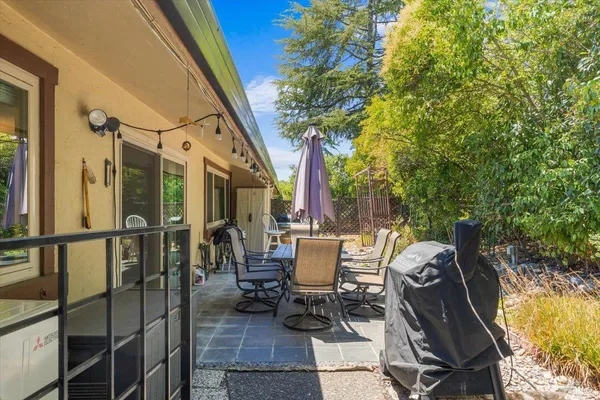 $439,000 | 442 Las Casitas Court, Unit A, Santa Rosa, CA 95403