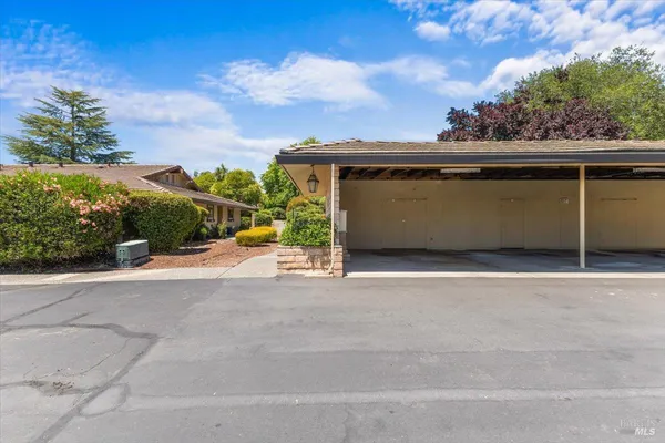 $439,000 | 442 Las Casitas Court, Unit A, Santa Rosa, CA 95403