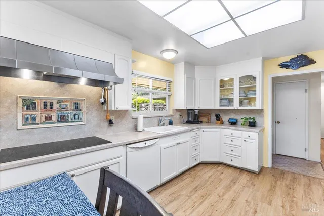 $469,000 | 442 Las Casitas Court, Unit A, Santa Rosa, CA 95403