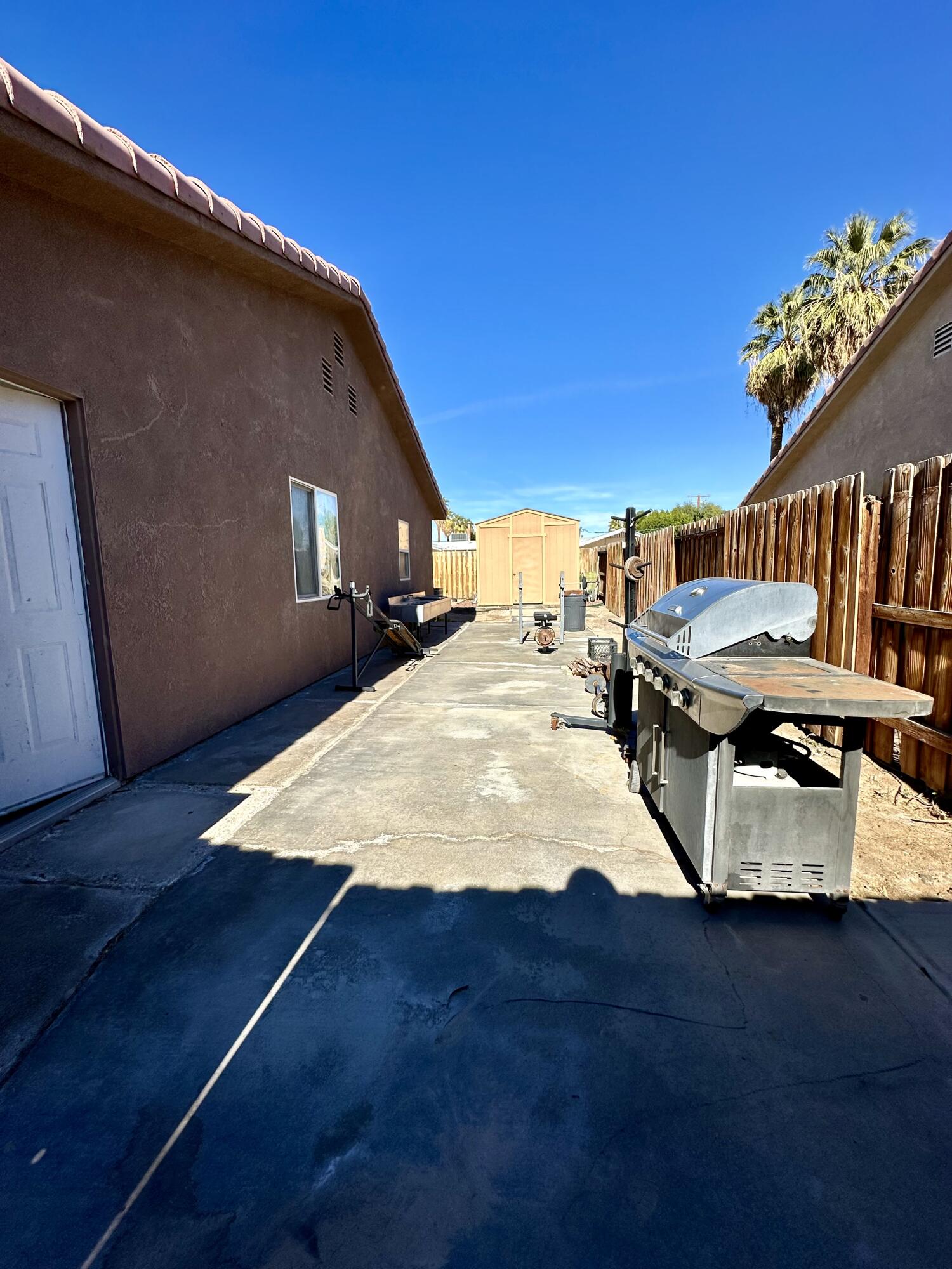 575 West Rice Street Blythe, CA 92225 - Photo 23 of 24 a room with pool table and windows
