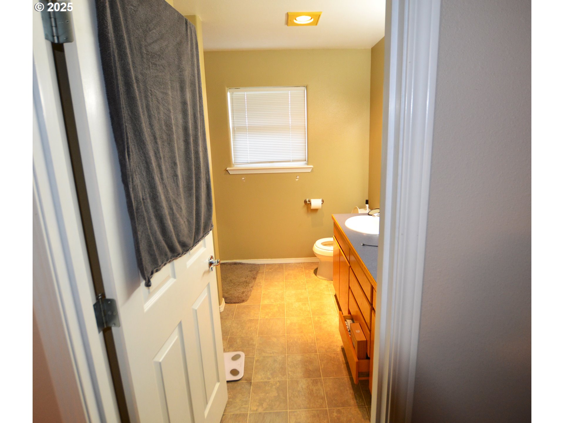 1616 Southwest 2nd Street Pendleton, OR 97801 - Photo 15 of 23 a bathroom with a tub and a shower