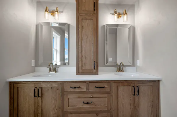 $797,500 | 263 Kerrigan Drive, Wrightstown, WI 54180