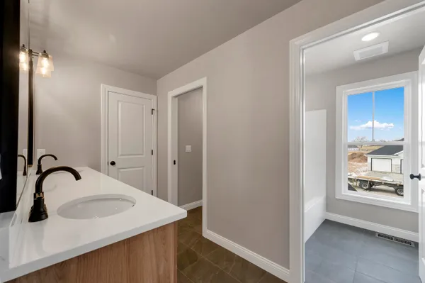 $797,500 | 263 Kerrigan Drive, Wrightstown, WI 54180