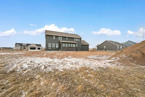 $797,500 | 263 Kerrigan Drive, Wrightstown, WI 54180