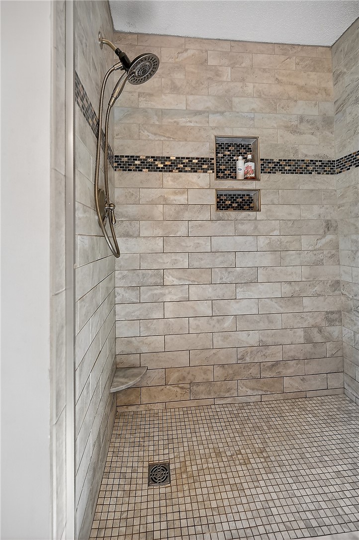 1340 Hope Road Cranston, RI 02831 - Photo 35 of 50