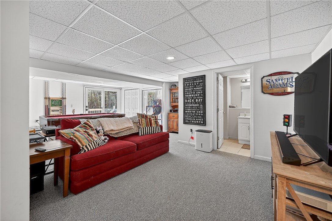 1340 Hope Road Cranston, RI 02831 - Photo 45 of 50