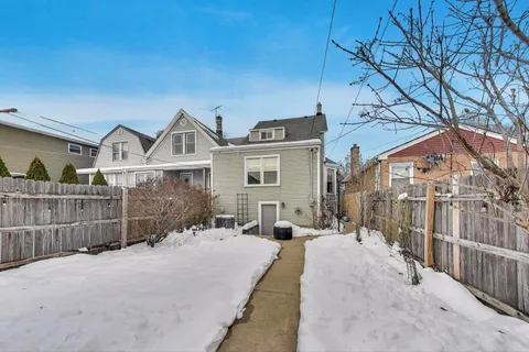 $600,000 | 4633 West Grace Street, Chicago, IL 60641