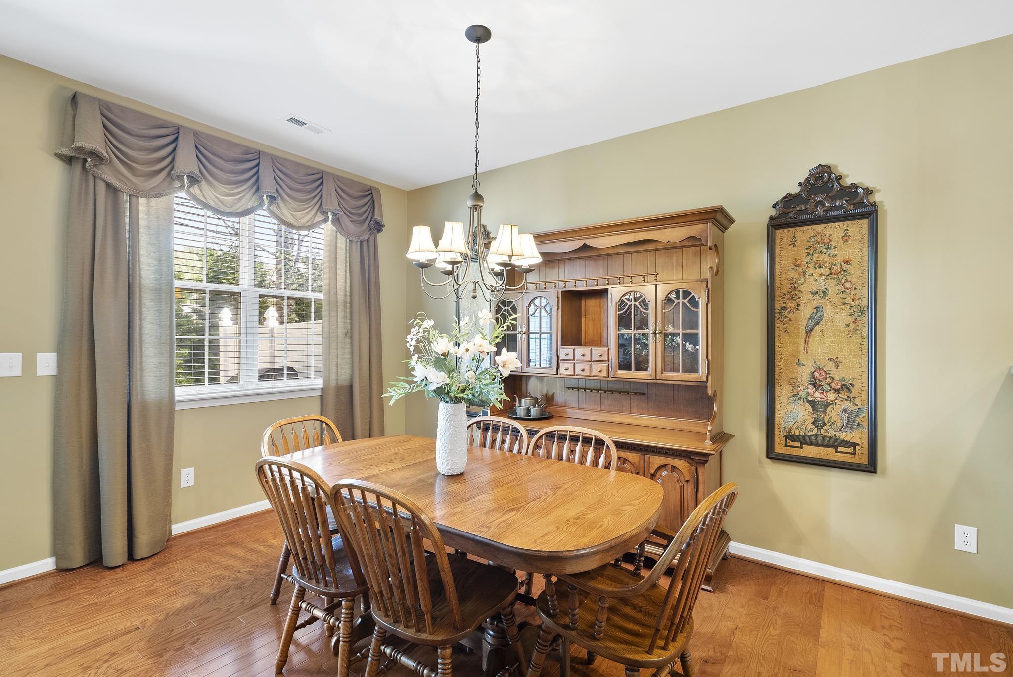 8512 Barryknoll Court Raleigh, NC 27613 - Photo 5 of 27 Gallery Image 5