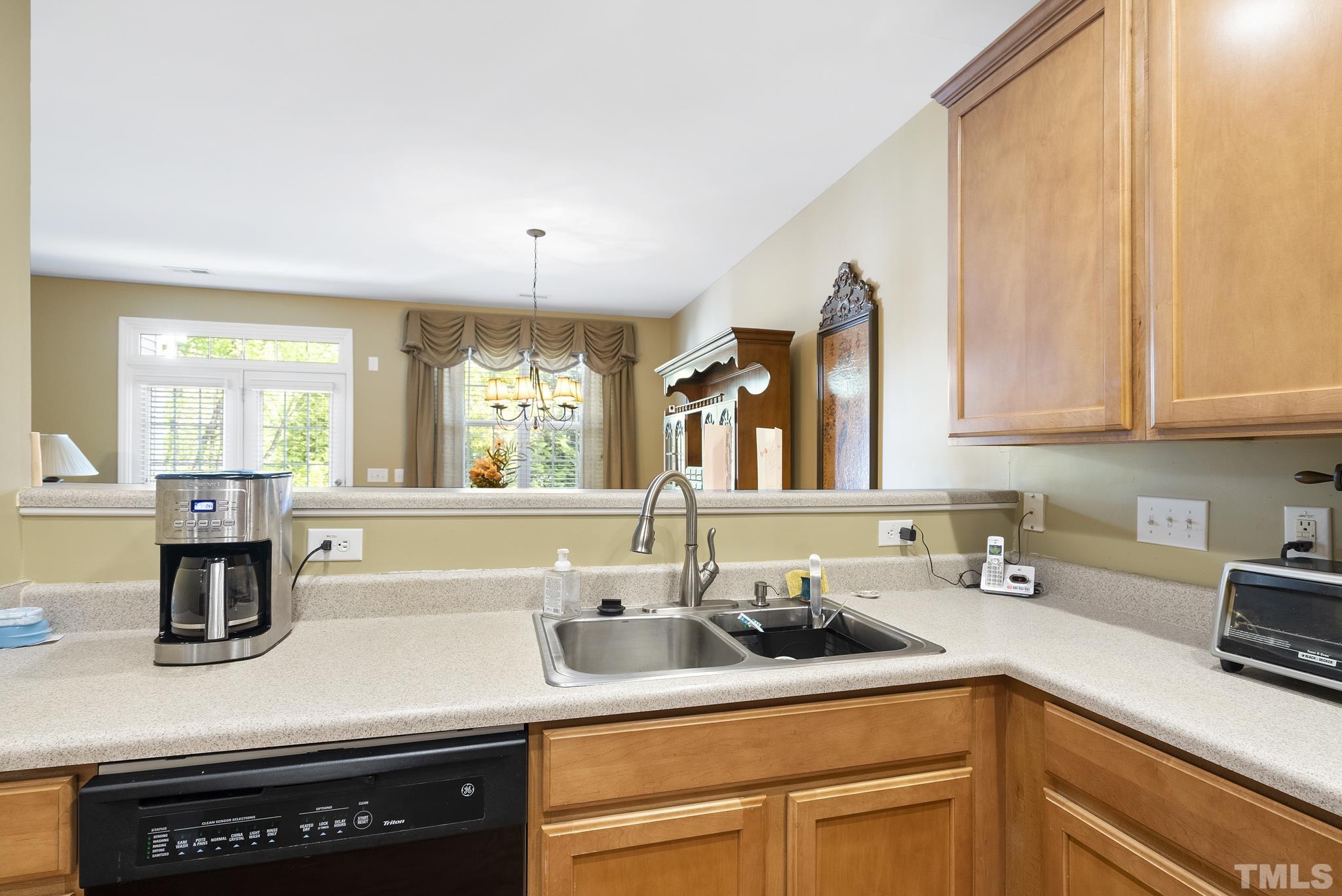 8512 Barryknoll Court Raleigh, NC 27613 - Photo 7 of 27 Gallery Image 7