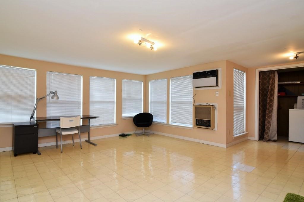 1961 Dryden Road, Unit 2 Houston, TX 77030 - Photo 13 of 15 Gallery Image 13