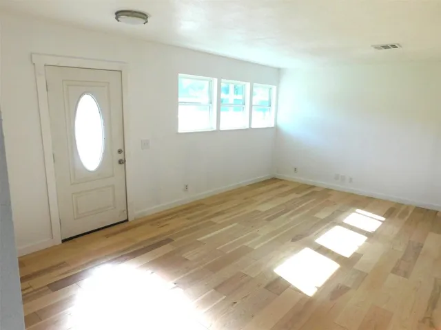 $399,999 | 3106 Northeast Drive, Austin, TX 78723