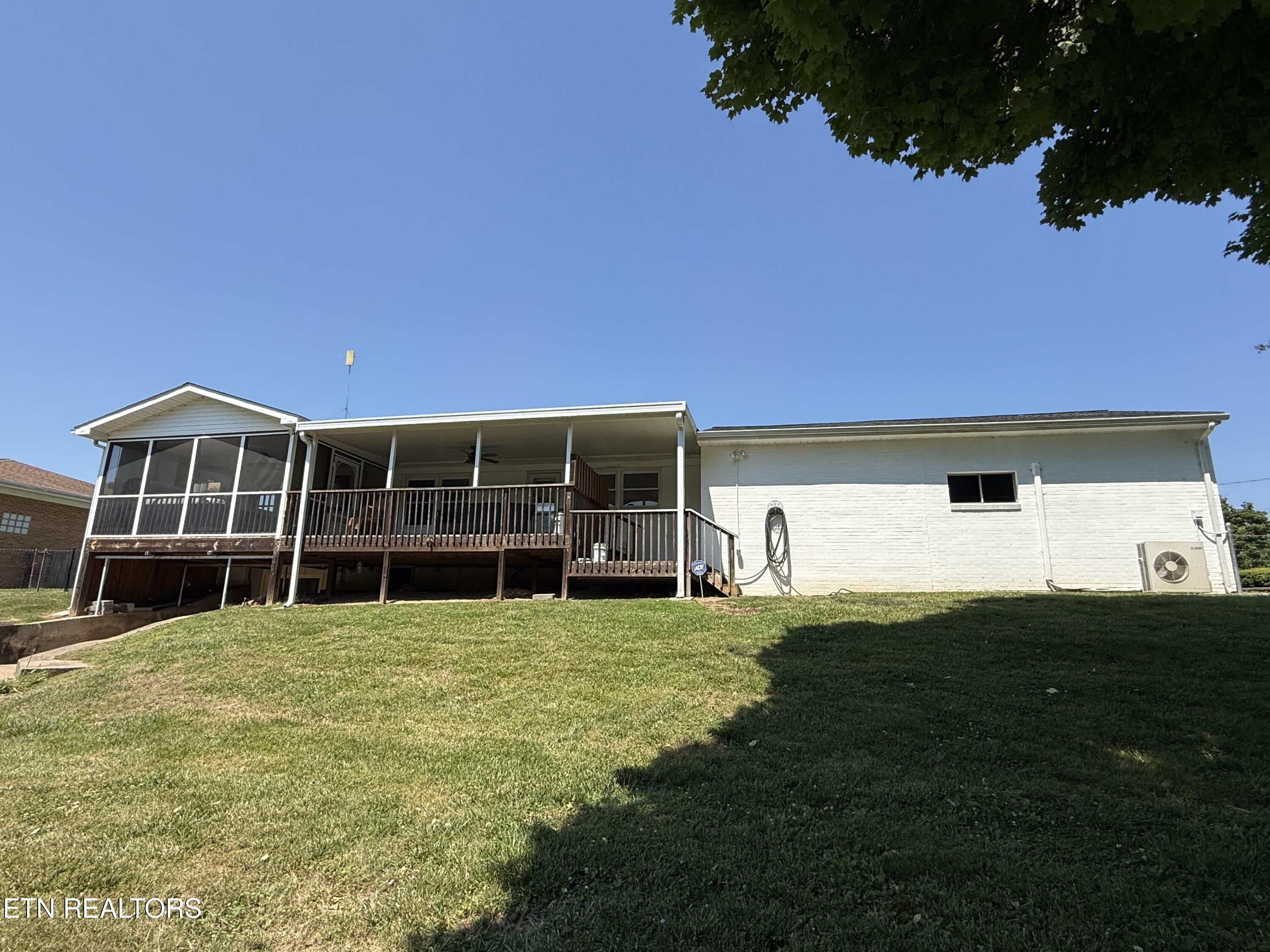 408 Riverside Drive Clinton, TN 37716 - Photo 11 of 29 IMG_6981