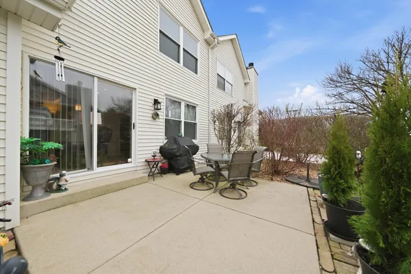 $360,000 | 11138 Aquinas Court, Orland Park, IL 60467