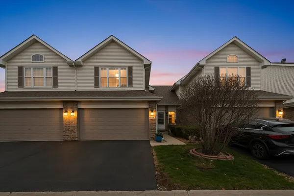 $360,000 | 11138 Aquinas Court, Orland Park, IL 60467