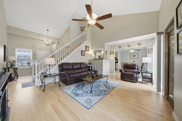 $360,000 | 11138 Aquinas Court, Orland Park, IL 60467