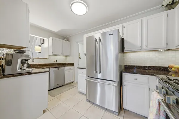 $360,000 | 11138 Aquinas Court, Orland Park, IL 60467