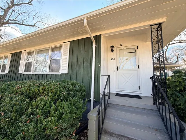 $179,900 | 1104 Park Circle Northwest, Conyers, GA 30012