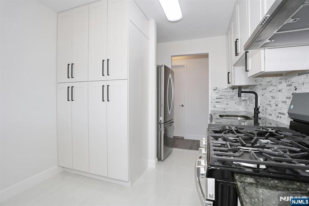 200 Old Palisade Road, Unit 19J Fort Lee, NJ 07024 - Photo 20 of 44