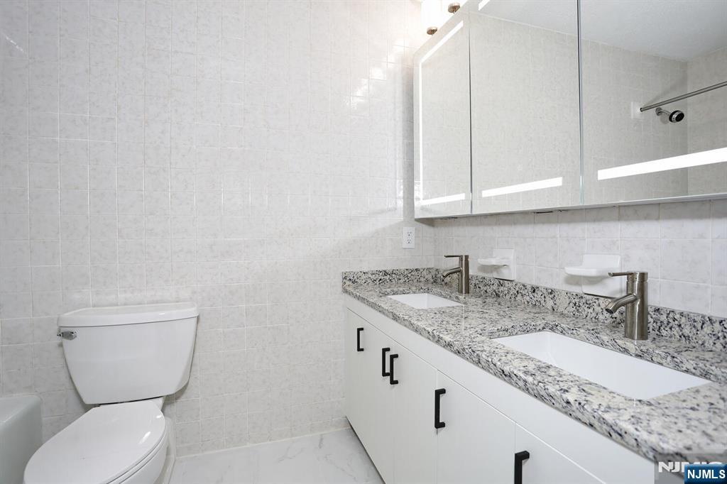 200 Old Palisade Road, Unit 19J Fort Lee, NJ 07024 - Photo 30 of 44