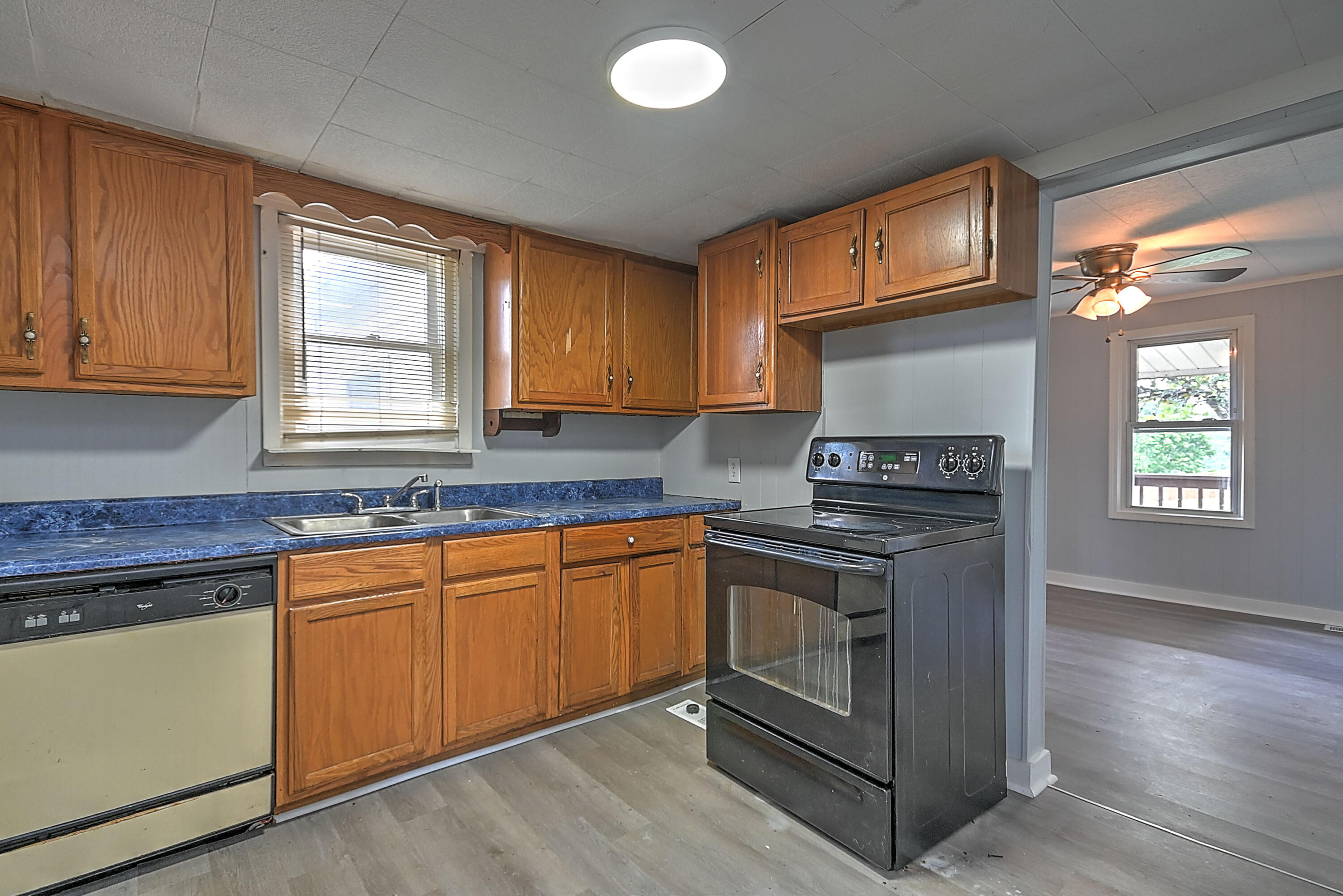 457 Spring Street Bristol, VA 24201 - Photo 26 of 36 Spring-26