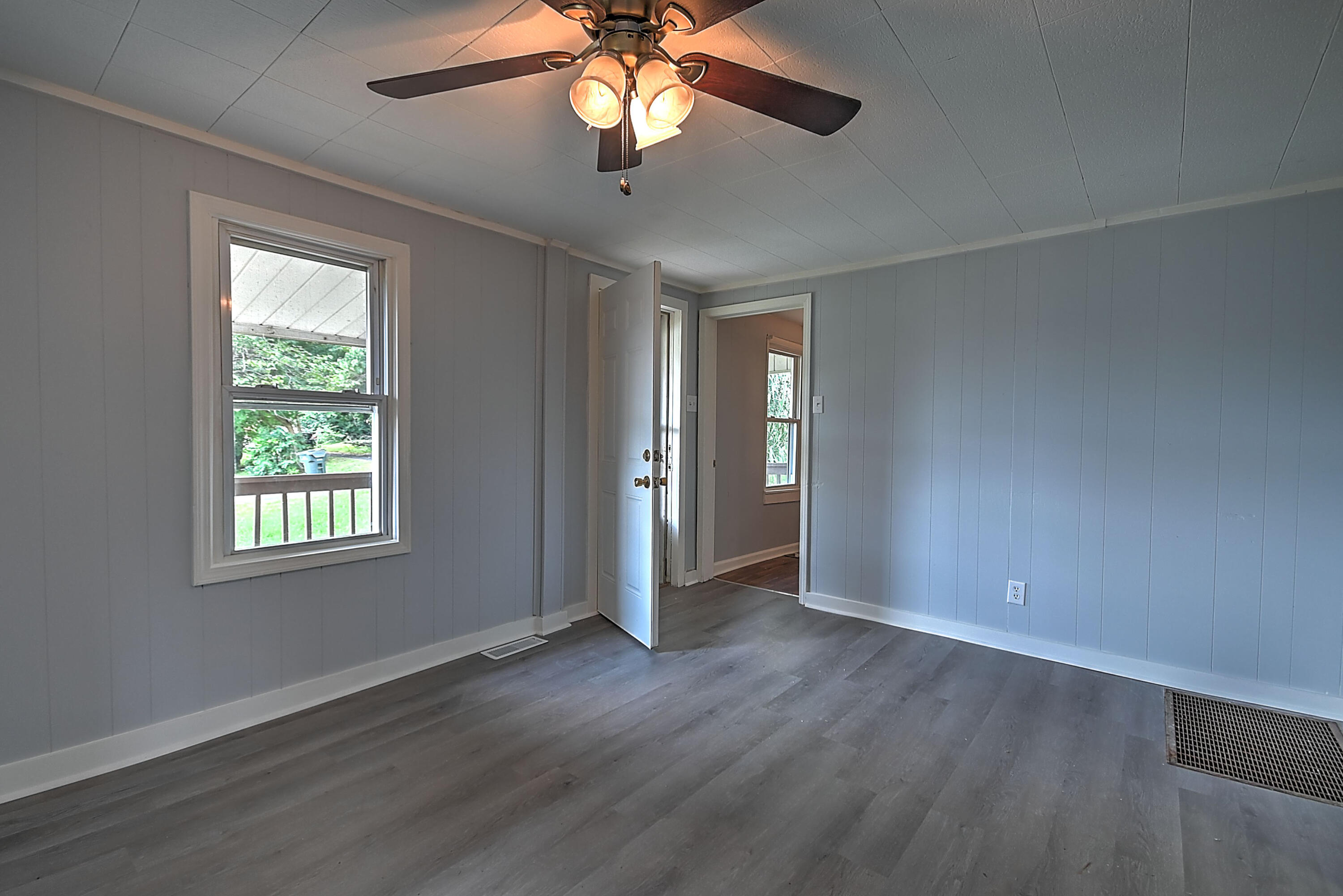457 Spring Street Bristol, VA 24201 - Photo 8 of 36 Spring-8