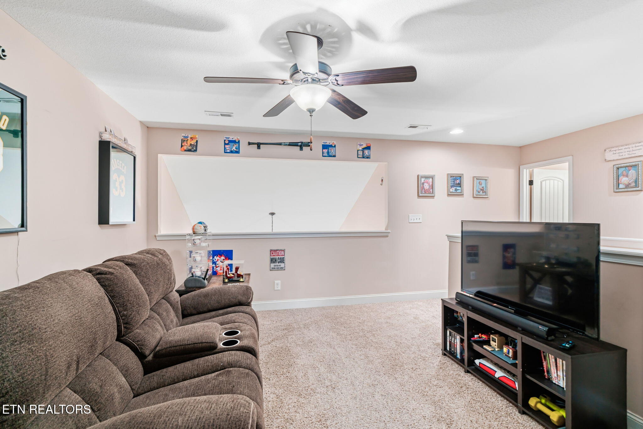 2408 Talbott Way Powell, TN 37849 - Photo 22 of 34 22-web-or-mls-2408 Talbott Way-18