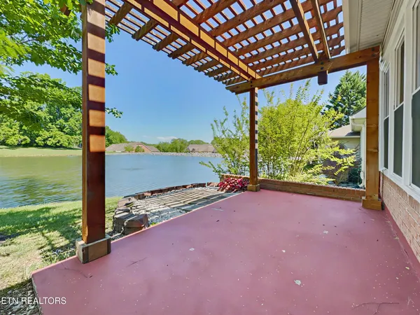 $429,000 | 354 Paine Lake Drive, Sevierville, TN 37862