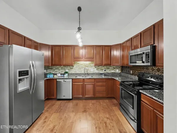 $429,000 | 354 Paine Lake Drive, Sevierville, TN 37862