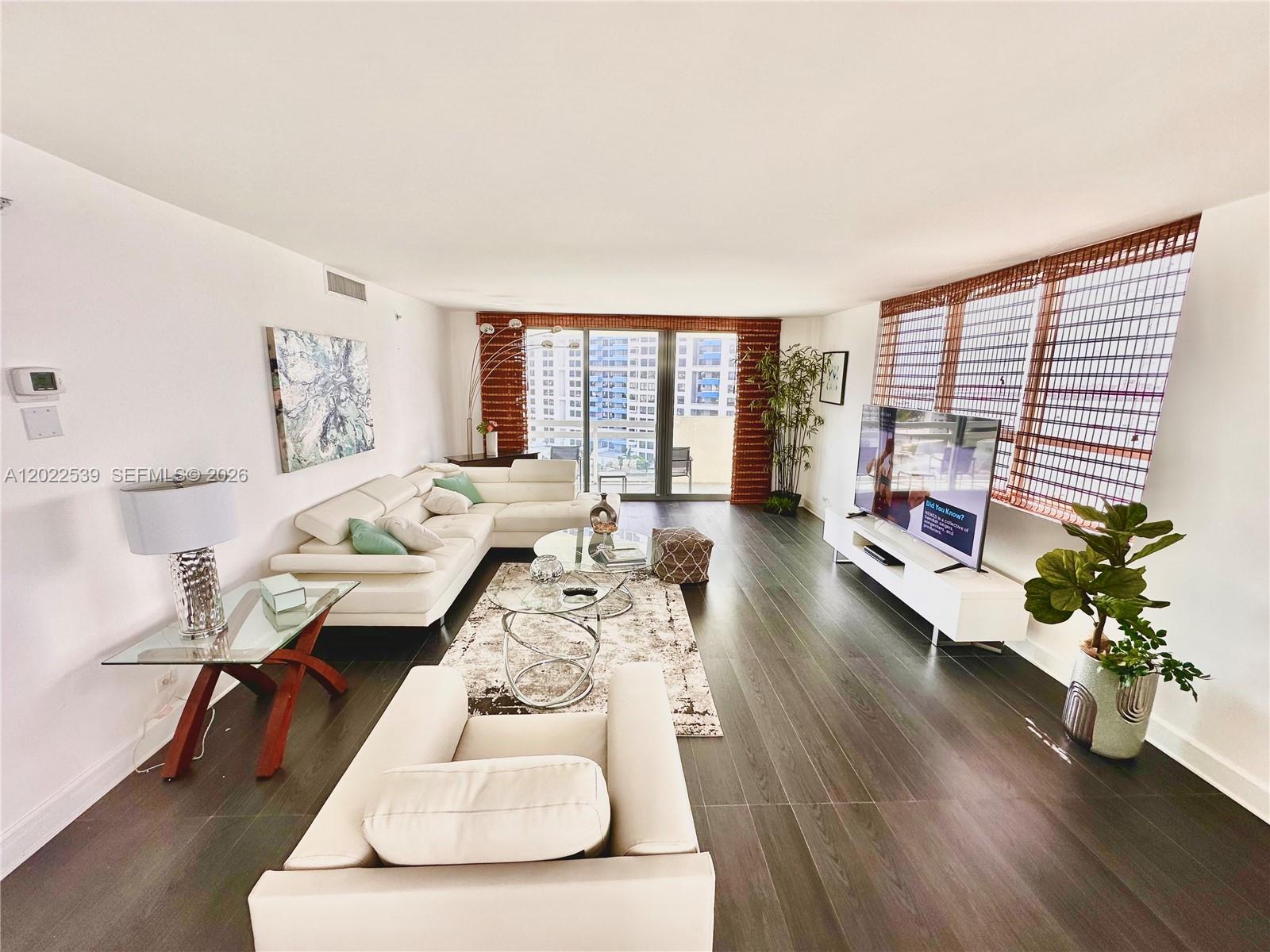 1500 Bay Road, Unit 1114S Miami Beach, FL 33139 - Photo 4 of 29