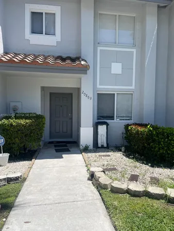 $2,600 | 20863 Northwest 2nd Street, Unit 1, Pembroke Pines, FL 33029