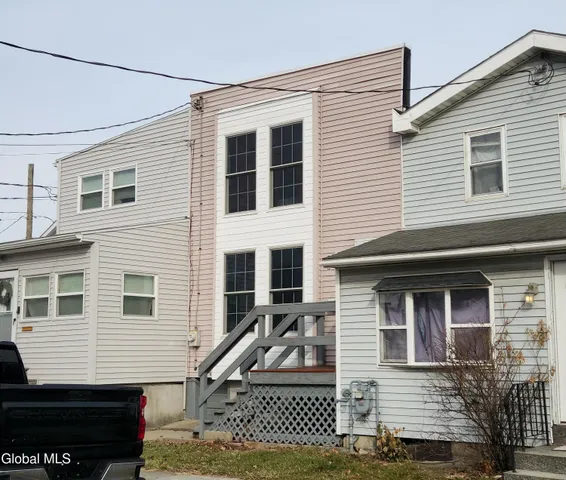 $148,900 | 3 1st Avenue, Rensselaer, NY 12144