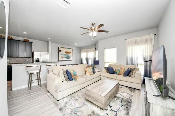 $2,250 | 13323 Colina Mdws Lane, Houston, TX 77048