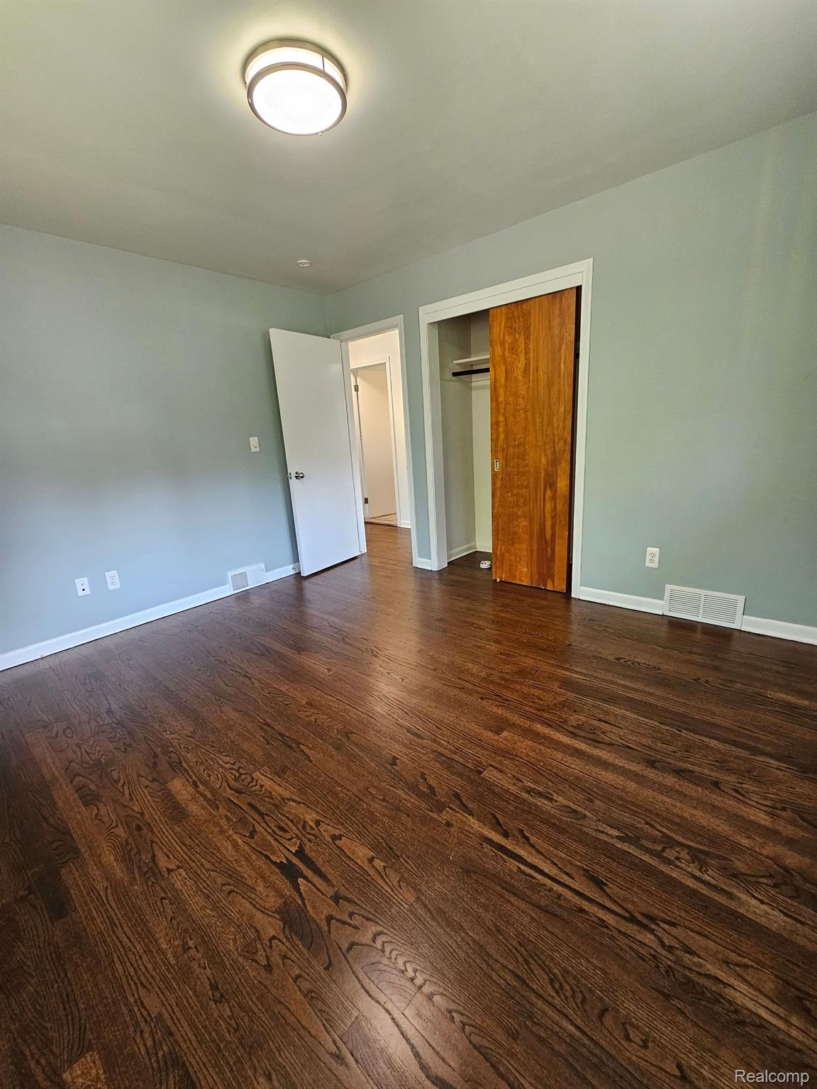 28071 Ridgebrook Road Farmington, MI 48334 - Photo 33 of 47 Gallery Image 33