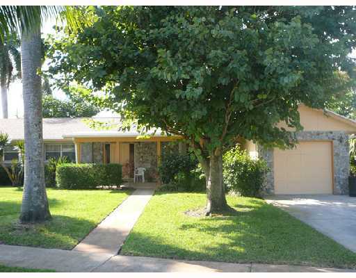 433 Gulfstream Road Palm Springs, FL 33461 - Photo 1 of 8 Primary Photo